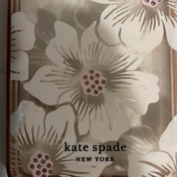 🔥Kate Spade N.Y. cell phone case for iPhone 11🌼SALE🌼price drop 20% - Picture 3 of 4